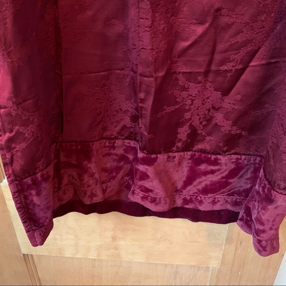 CP Shades rayon red skirt w velvet trim in small - Picture 9 of 13